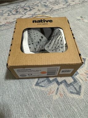 Native Jefferson Kids Water Shoes in Grey and White